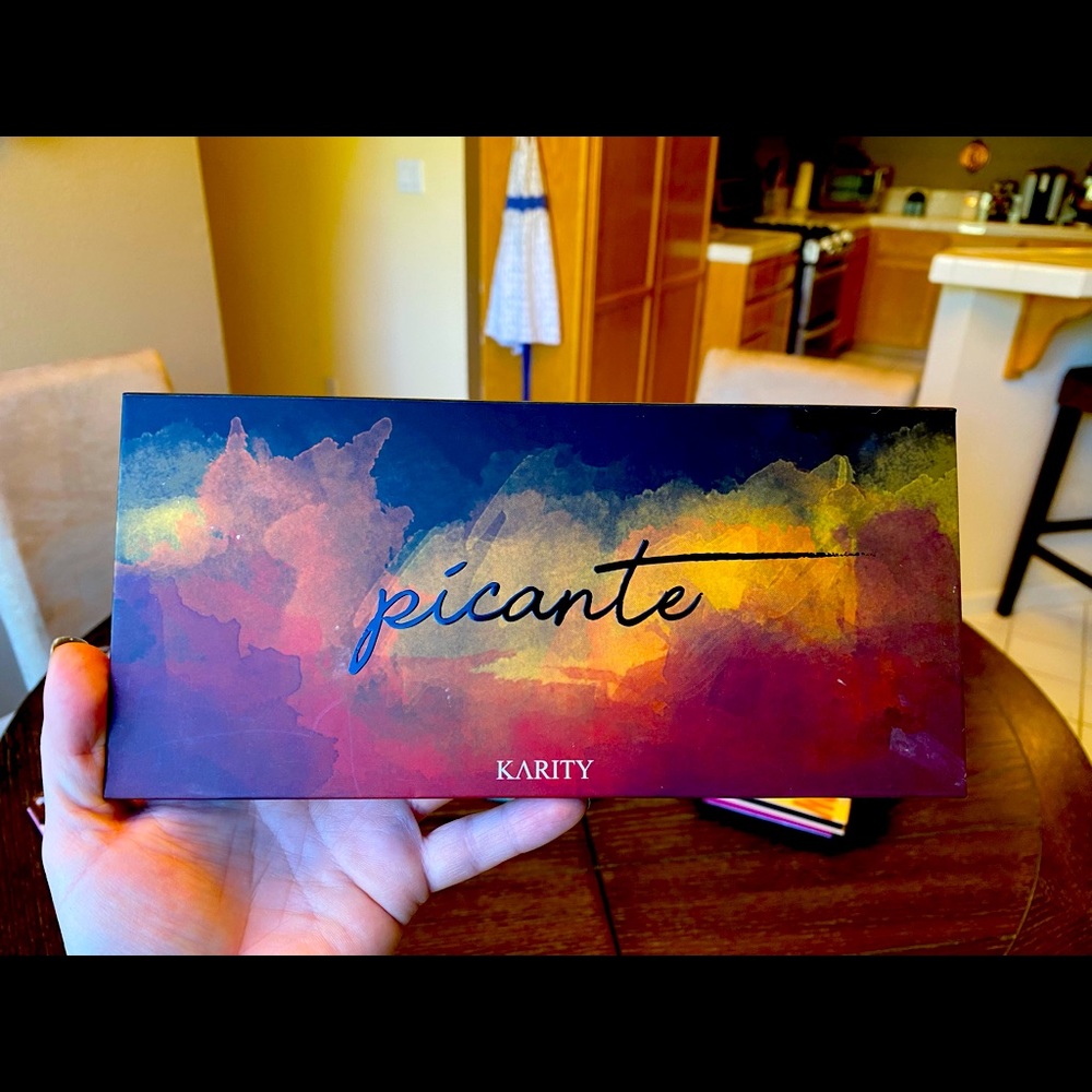 Karity Picante eyeshadow palette